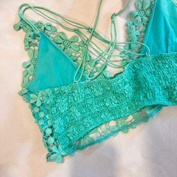 Sweet Genesis Daisy Crochet Bralette - Picture 3 of 4